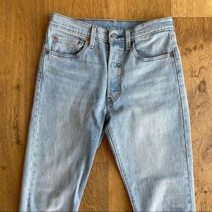 Levi’s light wash 501 skinny jeans